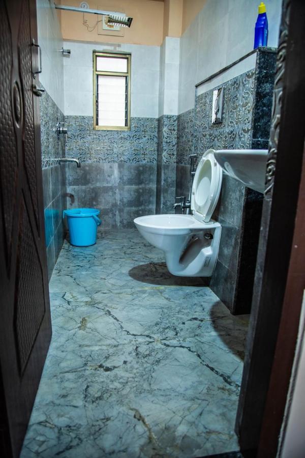 Jindal Residency Males Only Vandrarhem Siliguri Exteriör bild