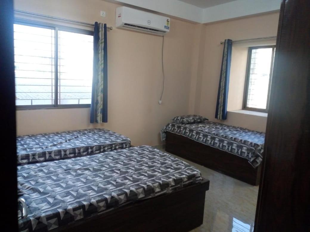 Jindal Residency Males Only Vandrarhem Siliguri Exteriör bild