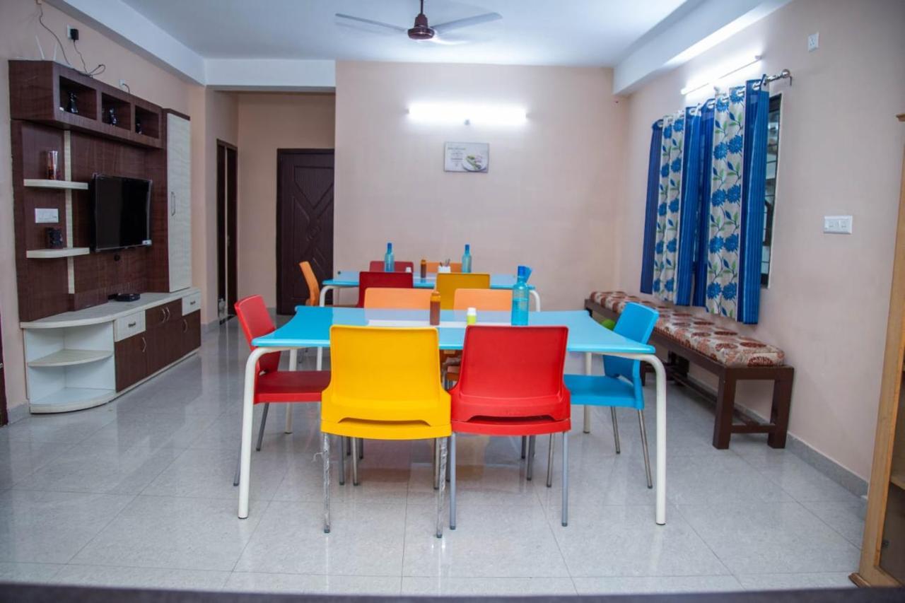 Jindal Residency Males Only Vandrarhem Siliguri Exteriör bild