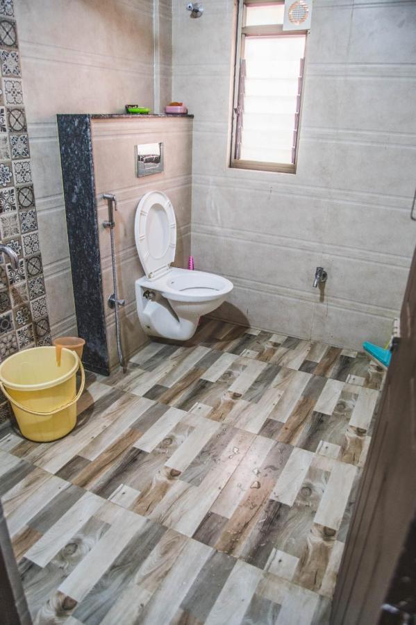 Jindal Residency Males Only Vandrarhem Siliguri Exteriör bild