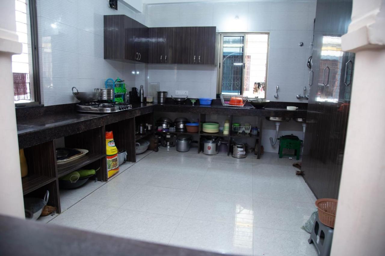 Jindal Residency Males Only Vandrarhem Siliguri Exteriör bild
